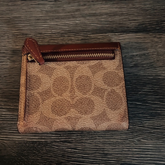 COACH Wyn Small Leather Wallet In Colorblock Signature Canvas NWOT - Picture 3 of 7